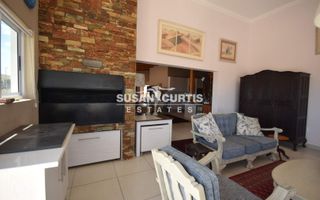 8 Bedroom House For Sale in Mile 4 Extension 1, Swakopmund