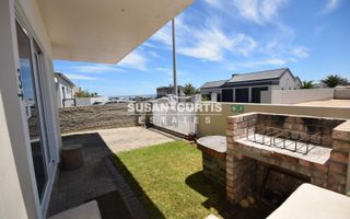 8 Bedroom House For Sale in Mile 4 Extension 1, Swakopmund