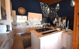 8 Bedroom House For Sale in Mile 4 Extension 1, Swakopmund