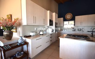 8 Bedroom House For Sale in Mile 4 Extension 1, Swakopmund