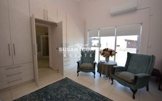 8 Bedroom House For Sale in Mile 4 Extension 1, Swakopmund