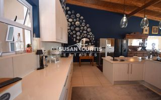 8 Bedroom House For Sale in Mile 4 Extension 1, Swakopmund