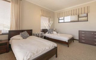 4 Bedroom House For Sale in Long Beach