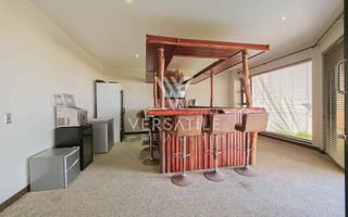 4 Bedroom House For Sale in Long Beach