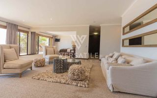 4 Bedroom House For Sale in Long Beach