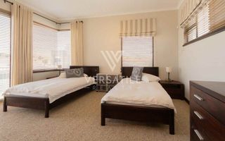 4 Bedroom House For Sale in Long Beach