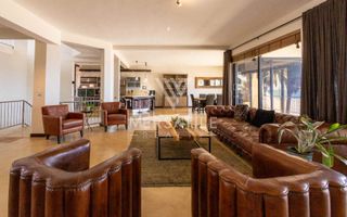 4 Bedroom House For Sale in Long Beach