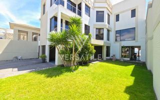 4 Bedroom House For Sale in Long Beach