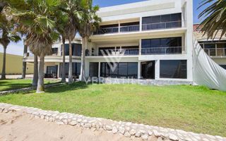 4 Bedroom House For Sale in Long Beach