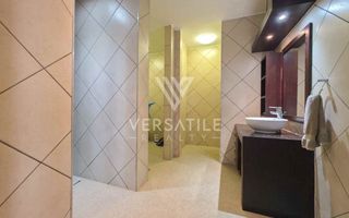 4 Bedroom House For Sale in Long Beach