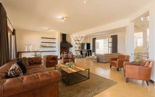 4 Bedroom House For Sale in Long Beach