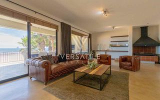 4 Bedroom House For Sale in Long Beach