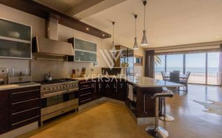 4 Bedroom House For Sale in Long Beach