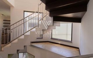 4 Bedroom House For Sale in Long Beach