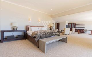 4 Bedroom House For Sale in Long Beach