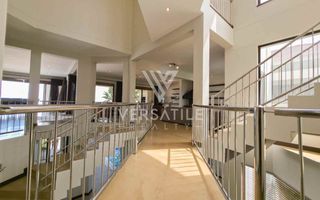 4 Bedroom House For Sale in Long Beach