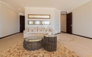 4 Bedroom House For Sale in Long Beach