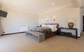 4 Bedroom House For Sale in Long Beach