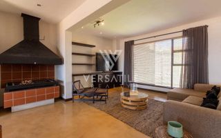 4 Bedroom House For Sale in Long Beach