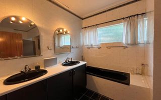 10 Bedroom House For Sale in Ludwigsdorf, Windhoek