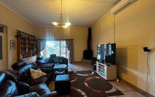 10 Bedroom House For Sale in Ludwigsdorf, Windhoek
