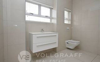 3 Bedroom Apartment/Penthouse To Rent in Swakopmund Central,...