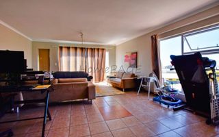 3 Bedroom Apartment/Penthouse For Sale in Swakopmund Central...