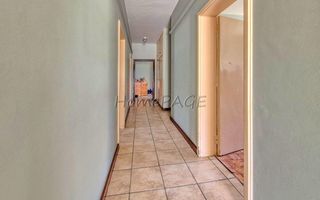 5 Bedroom House For Sale in Lagoon