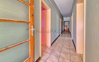 5 Bedroom House For Sale in Lagoon