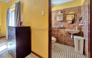 5 Bedroom House For Sale in Lagoon