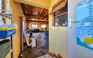 5 Bedroom House For Sale in Lagoon