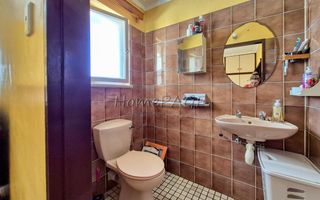 5 Bedroom House For Sale in Lagoon