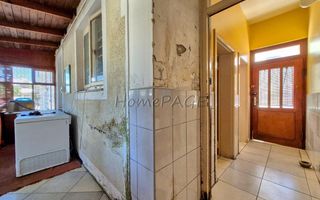 5 Bedroom House For Sale in Lagoon