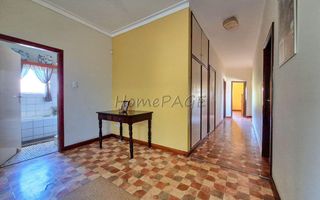 5 Bedroom House For Sale in Lagoon