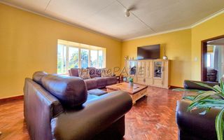 5 Bedroom House For Sale in Lagoon