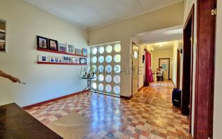 5 Bedroom House For Sale in Lagoon