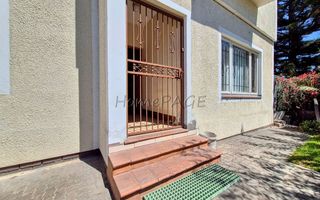 5 Bedroom House For Sale in Lagoon