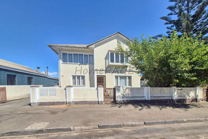 5 Bedroom House For Sale in Lagoon