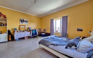 5 Bedroom House For Sale in Lagoon