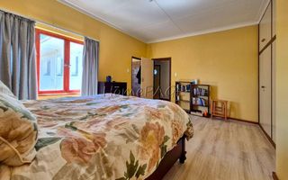 5 Bedroom House For Sale in Lagoon