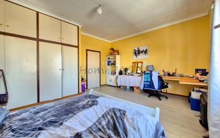 5 Bedroom House For Sale in Lagoon