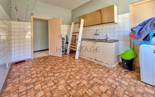 5 Bedroom House For Sale in Lagoon