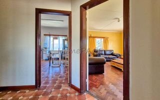 5 Bedroom House For Sale in Lagoon