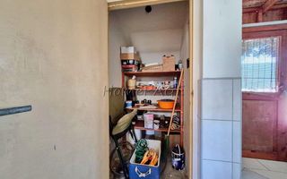 5 Bedroom House For Sale in Lagoon