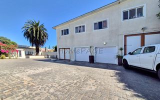 5 Bedroom House For Sale in Lagoon