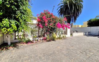 5 Bedroom House For Sale in Lagoon