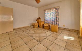 5 Bedroom House For Sale in Lagoon