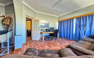 5 Bedroom House For Sale in Lagoon