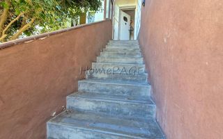 5 Bedroom House For Sale in Lagoon