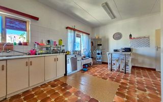 5 Bedroom House For Sale in Lagoon